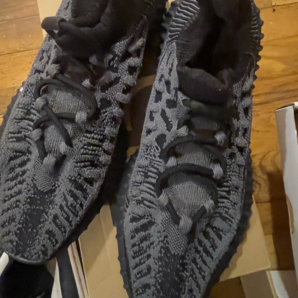 Yeezy 350 unisex